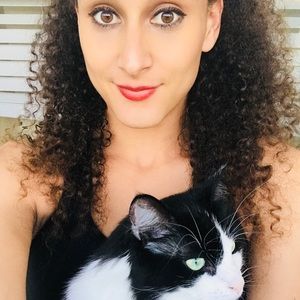 Meet your Posher, Demi